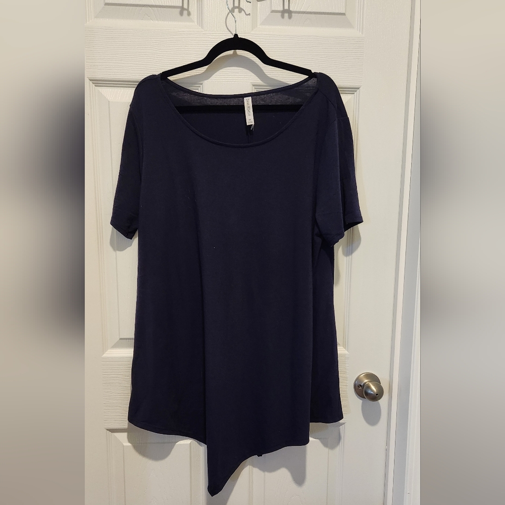 Zenana Outfitters Navy Short Sleeve Asymmetrical Top
